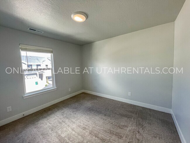 Building Photo - 4237 W 2010 N
