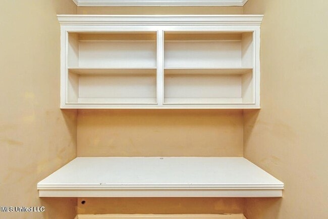 Building Photo - 401 Ash Tree Ln