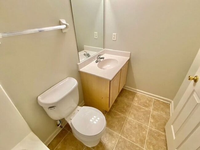 Building Photo - Now Leasing A 3 Bedroom 2 Bath Home In Cor...