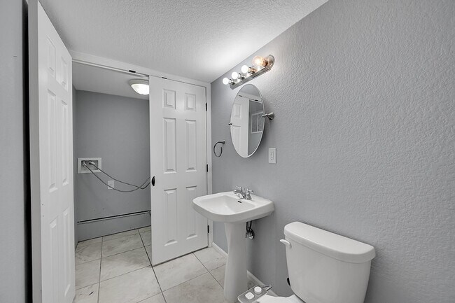 Building Photo - $2,540.95, 4 bed, 3.5 bath Home in Co Springs with Fenced in Yard and Finished Basement!