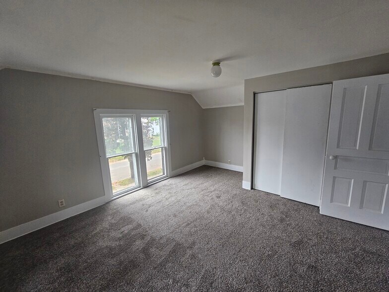 Bedroom 3 Upper Level - 37 Convis St