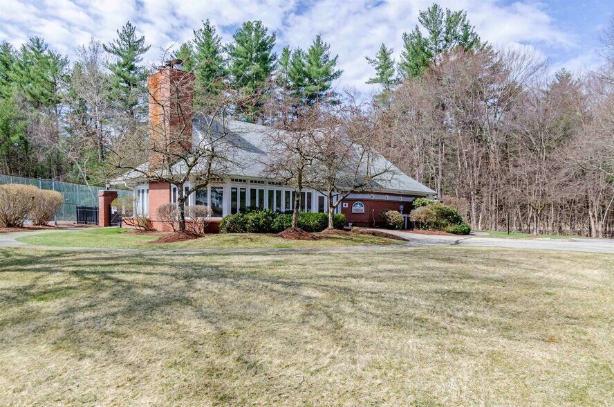 Building Photo - 5 Timberwood Dr