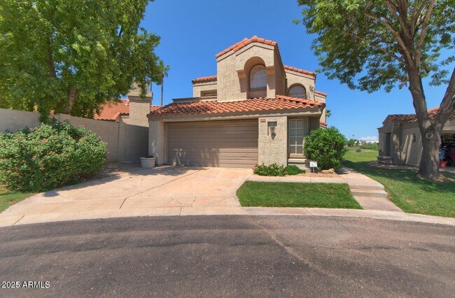 Building Photo - 4020 E Laurel Ln