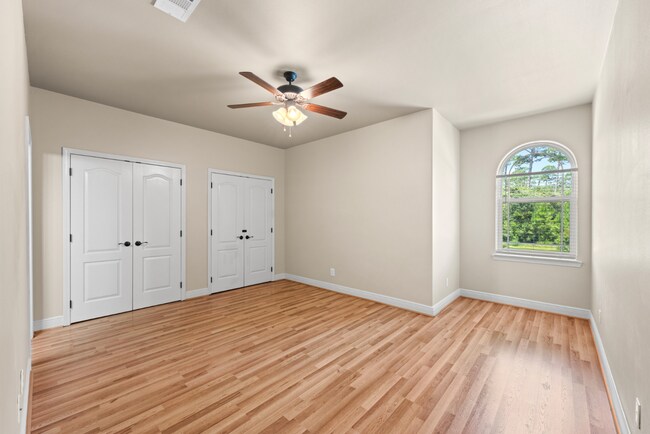 Building Photo - 4 Bed Navarre Townhome in Pool Community