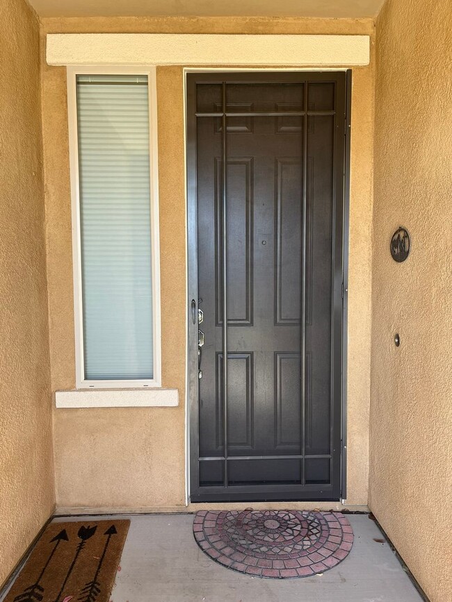 Building Photo - 3 bedroom 2 bathroom Home available in 55+...