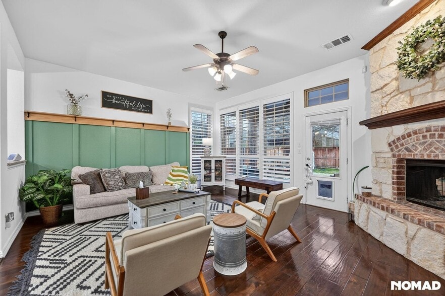 Building Photo - 1128 Wilson Dr