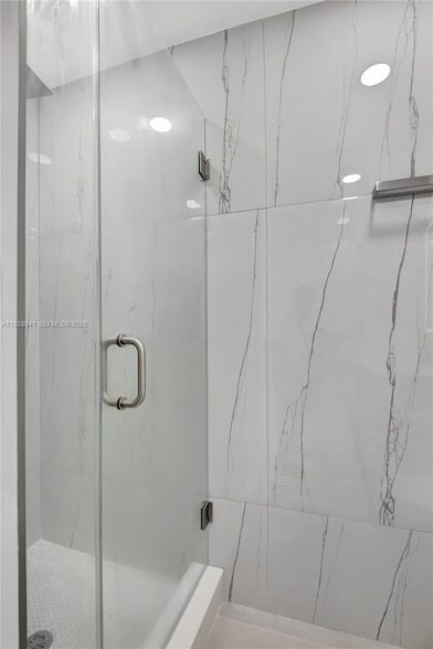 Building Photo - 708 Normandy Ln