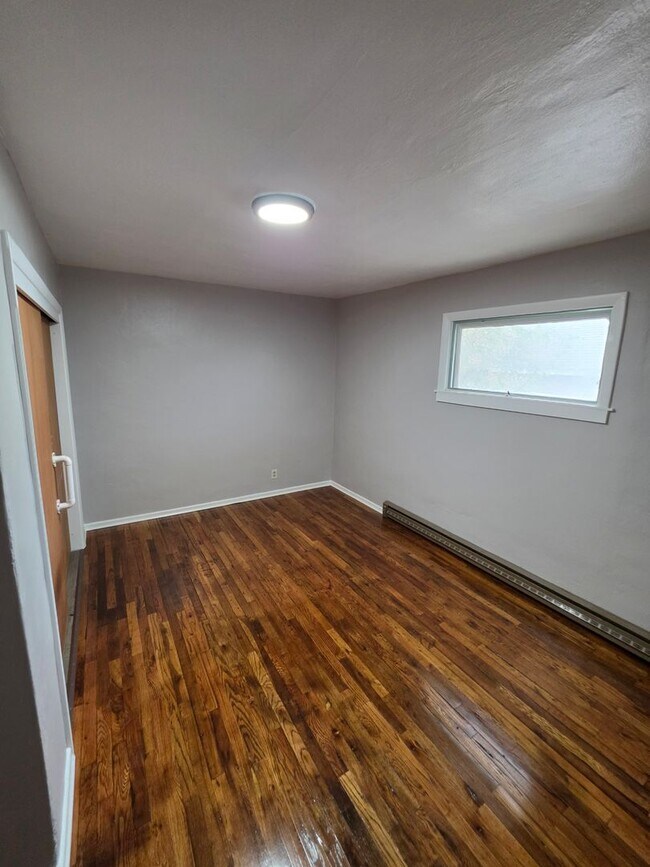 Building Photo - 149 Willard St