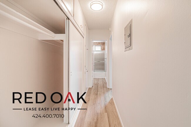 Building Photo - 1726 W 146th St