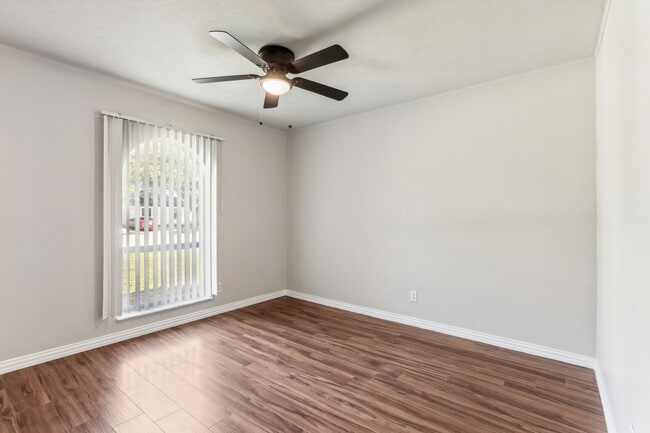 Building Photo - 540 Oldbridge Dr