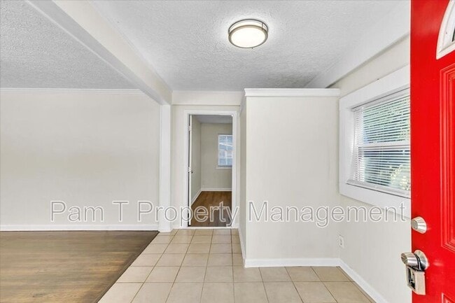 Building Photo - 2310 Lorraine Dr