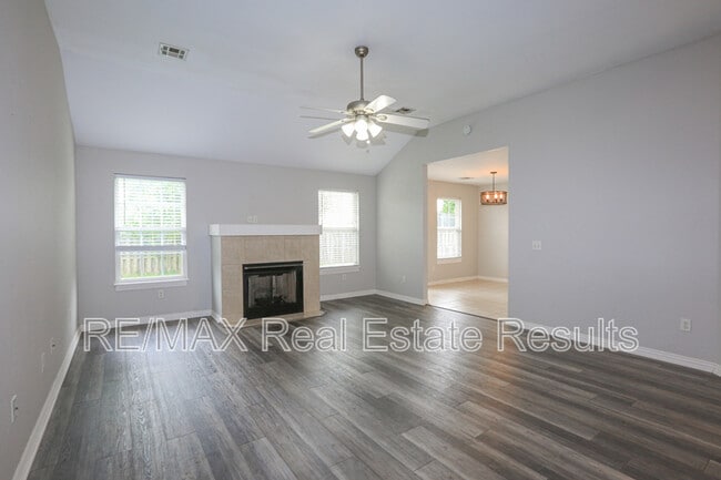Building Photo - 3711 SW Hansom Loop