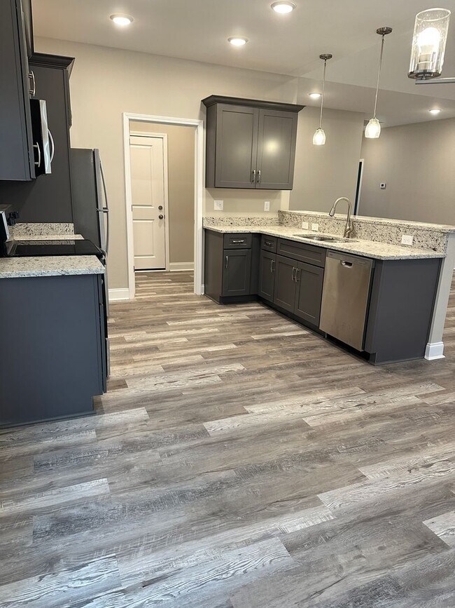 Building Photo - 2760 Cedrus Ave