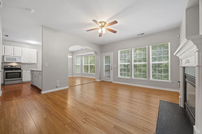 Building Photo - Charming 3-Bedroom Home,  minutes from Downtown Durham & Duke, Pet Friendly!