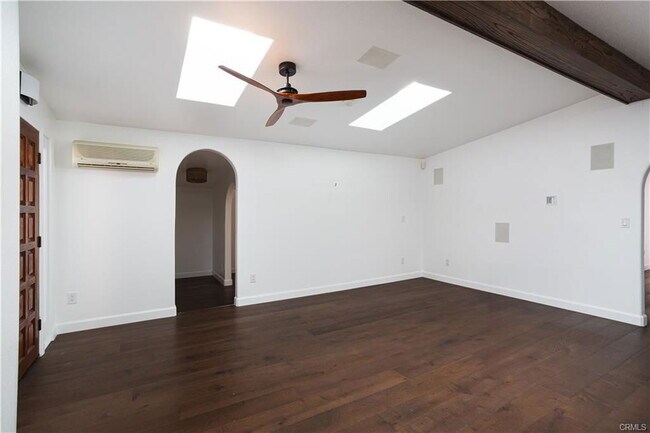 Building Photo - 306 Avenida Monterey