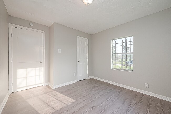 Building Photo - 8304 Darien St