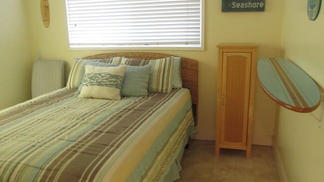 Building Photo - FOR SALE/ OCEAN FRONT/ $825K