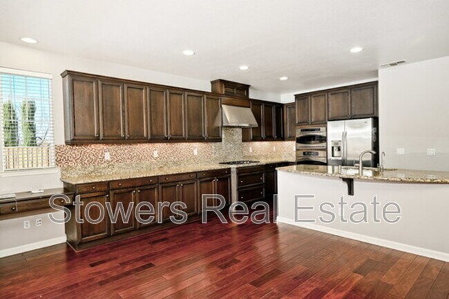 Building Photo - 630 Bond Ct