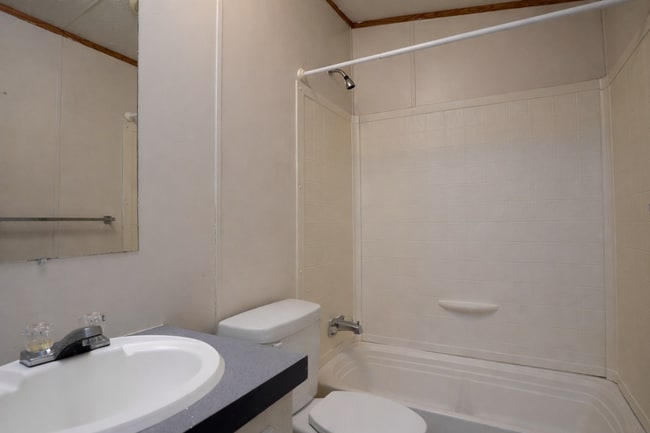 Building Photo - Bar Nunn Living