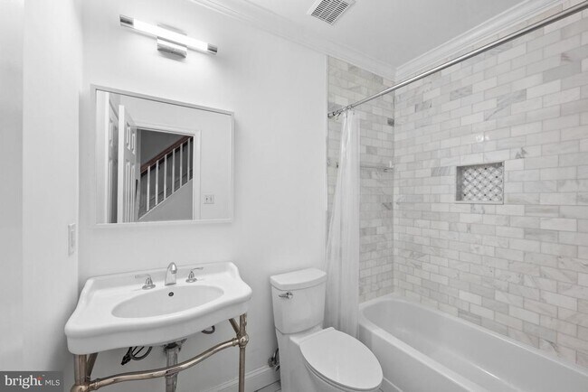 Building Photo - 3545 Winfield Lane Northwest