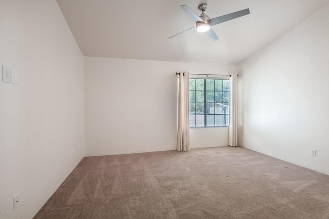 Building Photo - 6441 N Tierra De Las Catalinas
