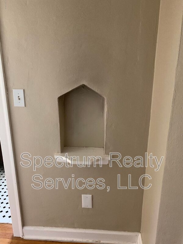 Building Photo - 2151 Traymore Rd