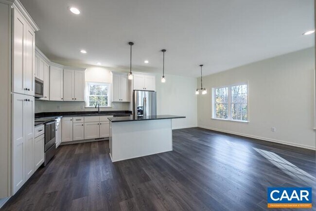 Building Photo - 302 Barrington Dr