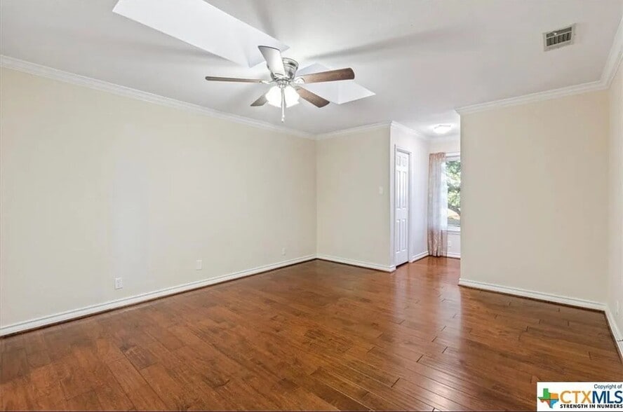 Building Photo - 3069 Summit Dr