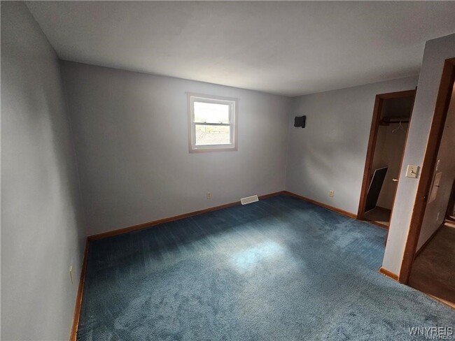 Building Photo - 70 Theresa Dr