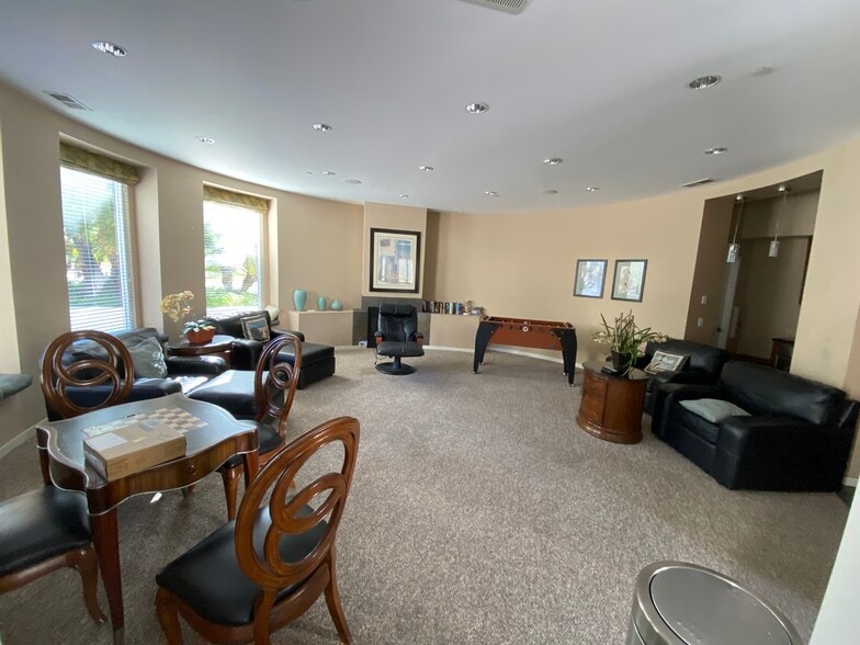 Common Lounge - 7301 Vista del Mar