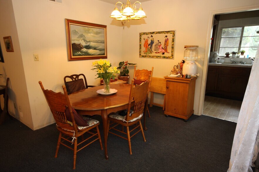 Dining Room - 11061 Missouri Ave