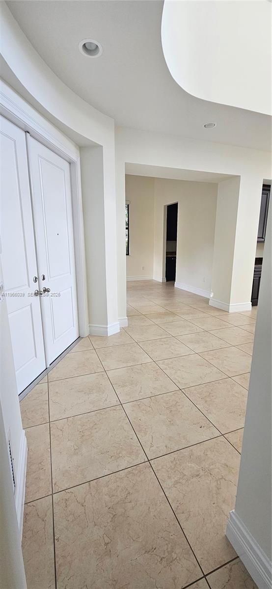 Building Photo - 8175 Lost Creek Ln