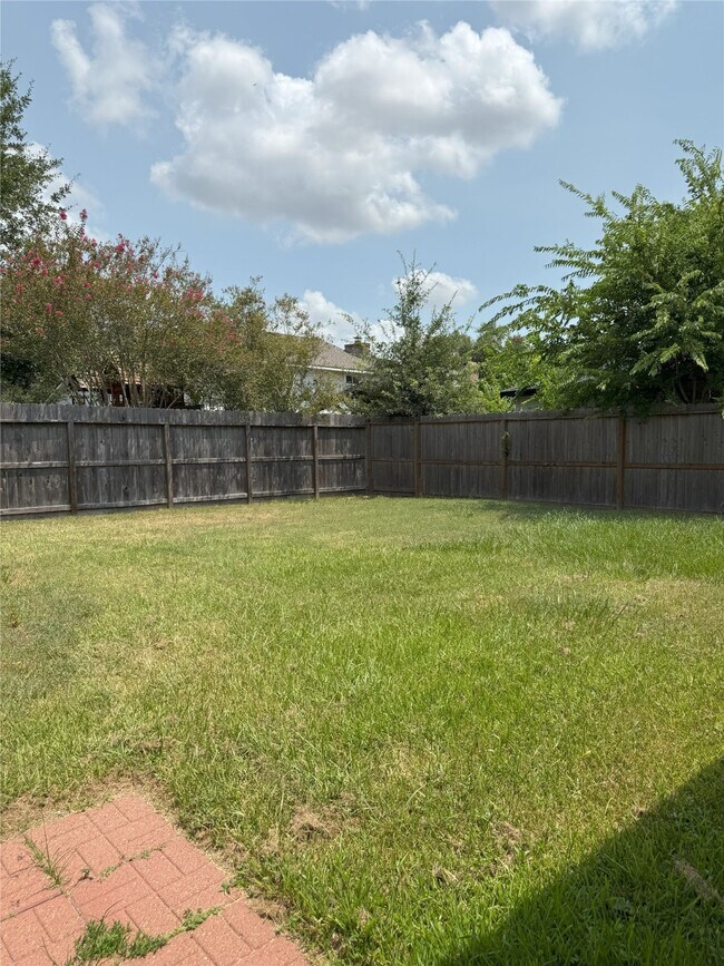 Building Photo - 21430 Park Green Dr