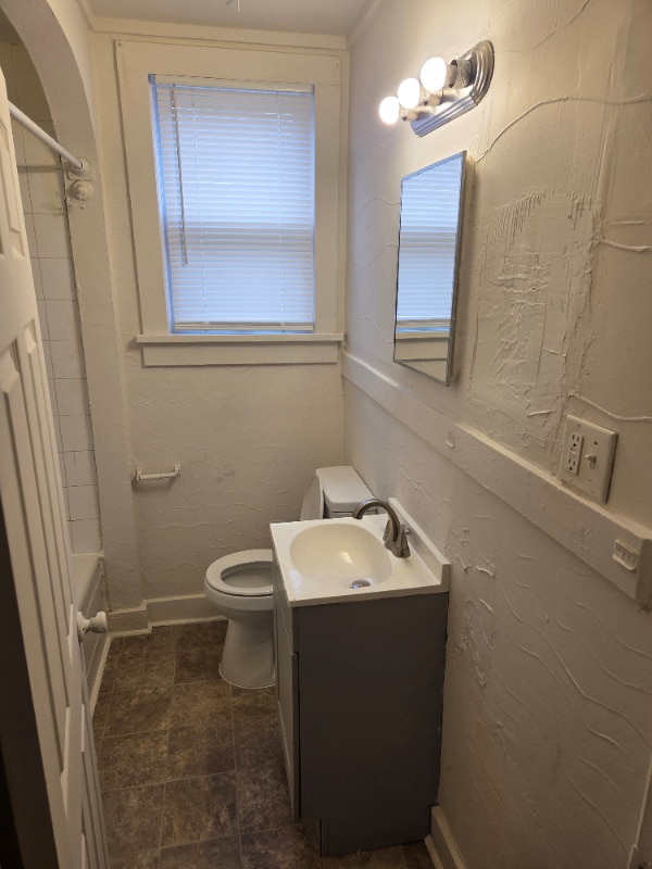 Building Photo - 157 N Estelle St