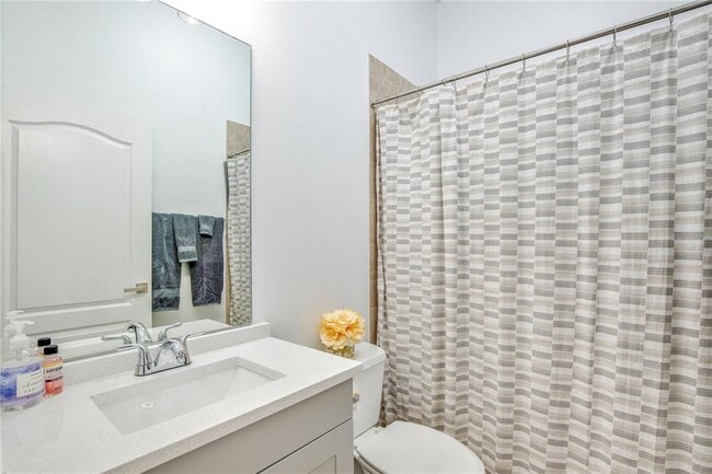 Building Photo - 1659 Hanks Ave