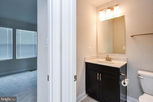 Building Photo - 7102 Druce Way