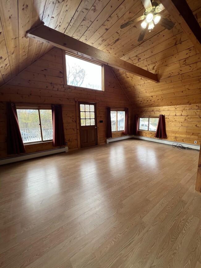 Building Photo - 109 Pleasant St
