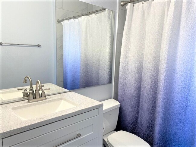 Building Photo - Wonderful Condo in Sabre Hills