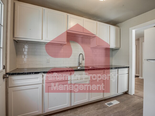 Building Photo - 1201 Carverdale Dr