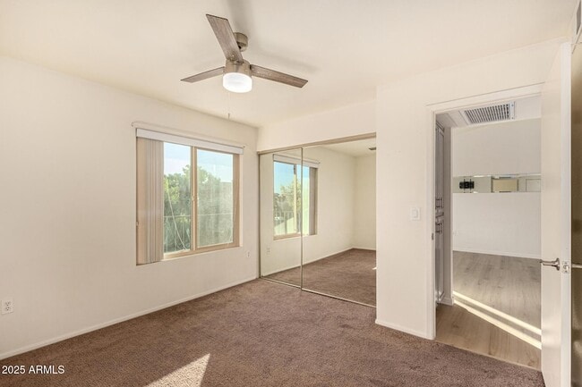 Building Photo - 461 W Holmes Ave