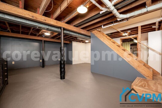 Building Photo - 600 Sandy Hill Rd