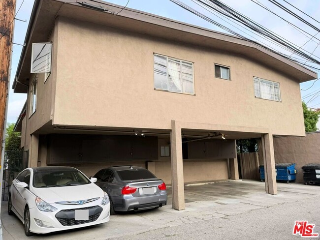 Building Photo - 1475 S Wooster St