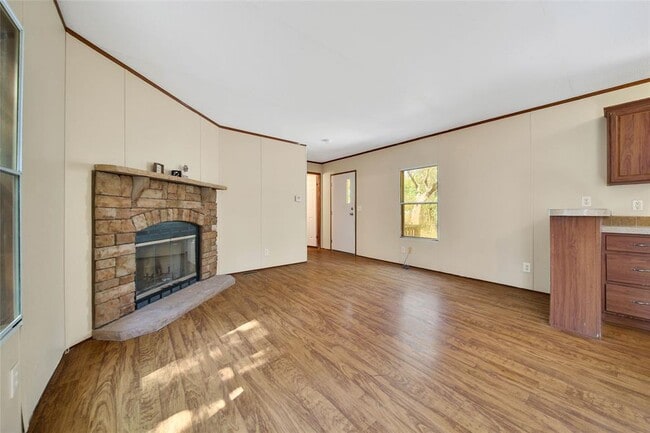Building Photo - 204 Morris Ln