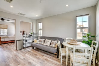 Building Photo - 1673 Harmony St