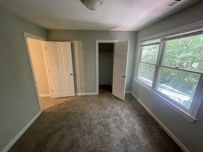 Building Photo - 6140 Loch Laural Ln