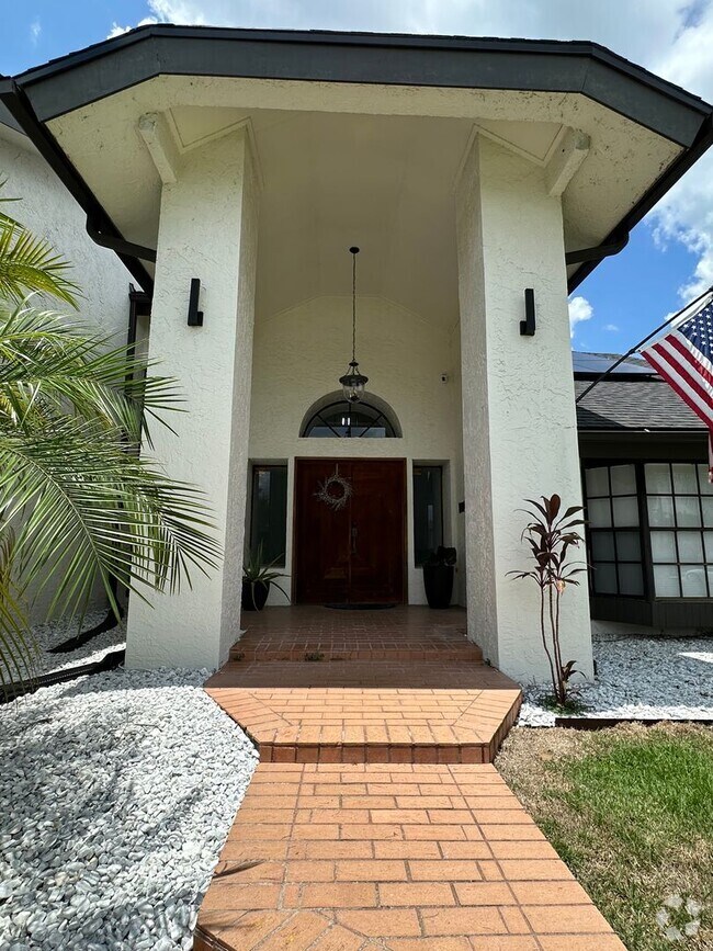 Building Photo - 4 Bedroom 3 Bathroom in Winter Haven