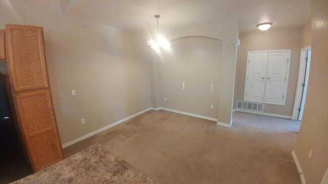 Building Photo - 9463 Ashbury Cir #203