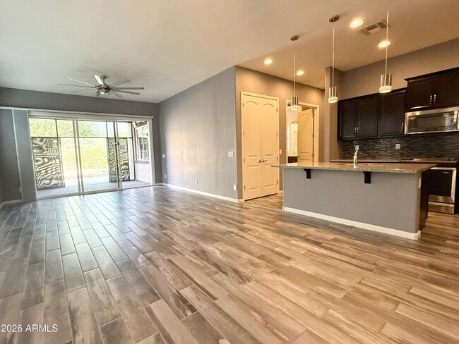 Building Photo - 20618 W Edgemont Ave