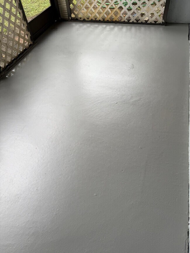 Building Photo - 2335 SW 22nd Ave