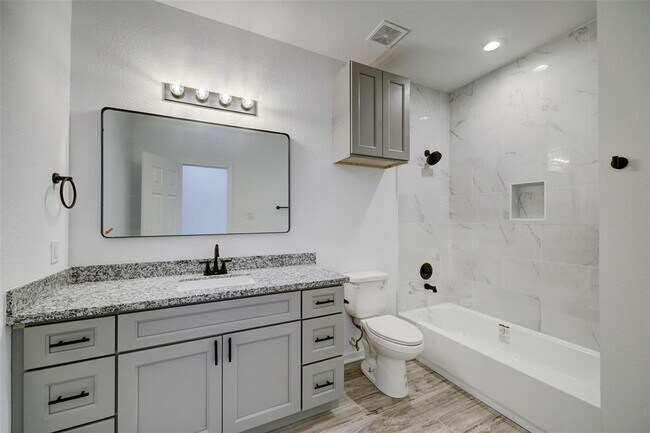 Building Photo - 310 Connecticut St